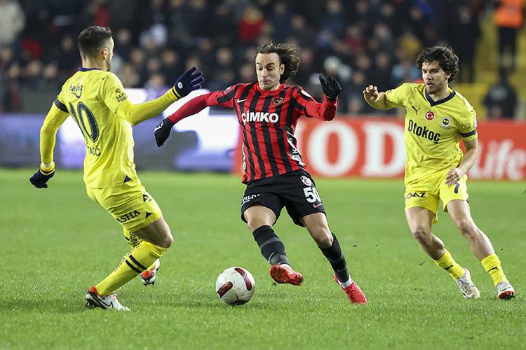 Gaziantep FK - Fenerbahçe maçı saat kaçta, hangi kanalda? İşte Gaziantep ve Fenerbahçe’nin muhtemel 11’leri 3